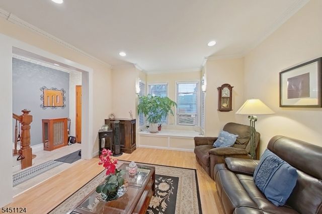 402 Davis Ave, Harrison Town, NJ 07029