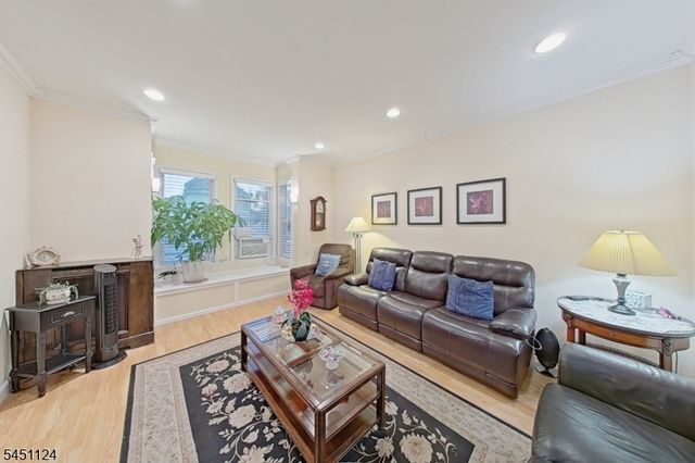 402 Davis Ave, Harrison Town, NJ 07029