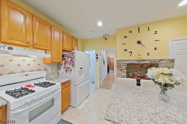 402 Davis Ave, Harrison Town, NJ 07029