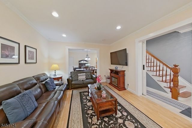 402 Davis Ave, Harrison Town, NJ 07029