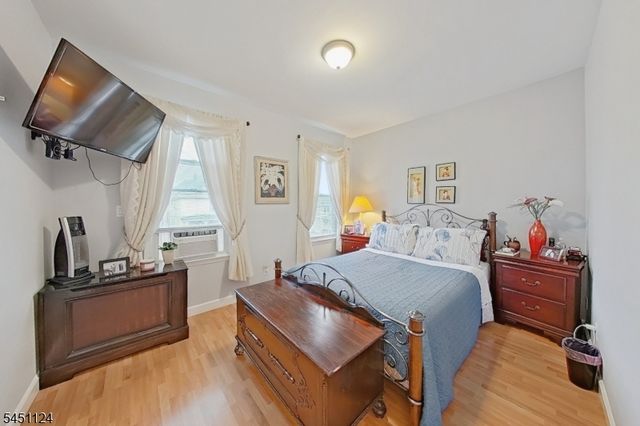 402 Davis Ave, Harrison Town, NJ 07029