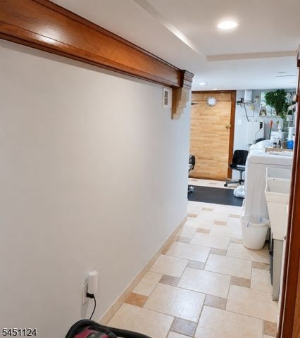 402 Davis Ave, Harrison Town, NJ 07029