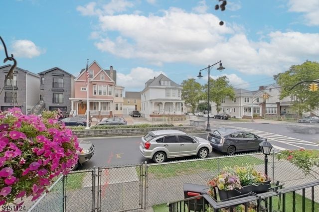 402 Davis Ave, Harrison Town, NJ 07029