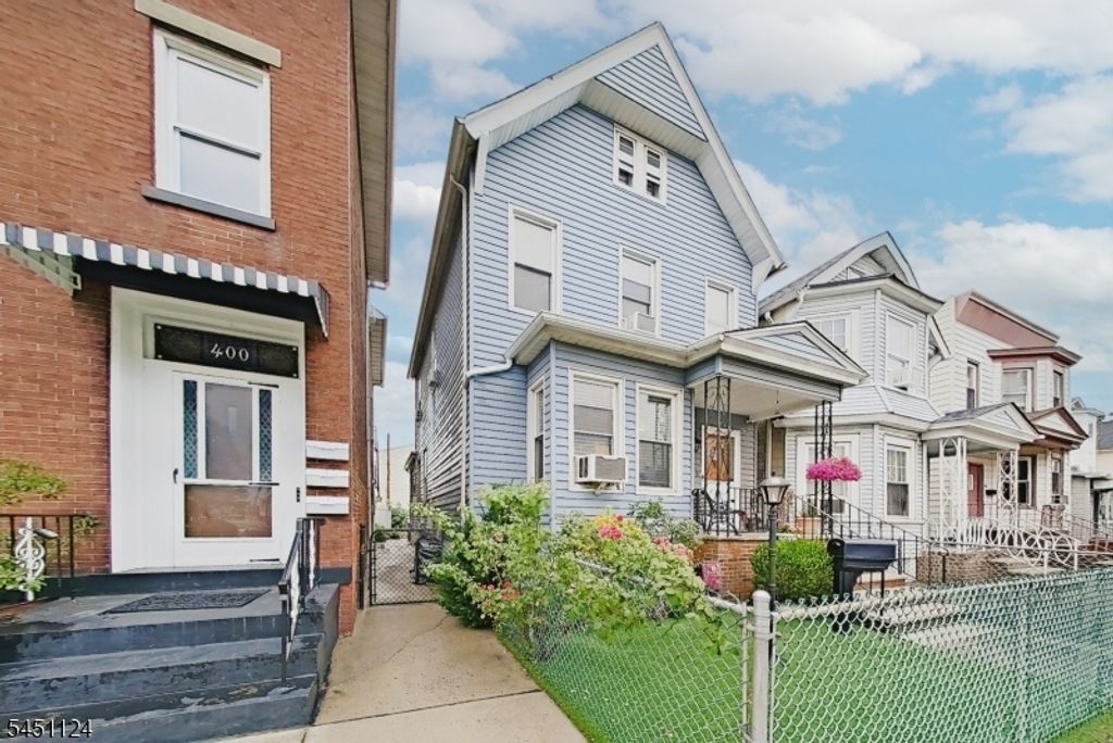402 Davis Ave, Harrison Town, NJ 07029