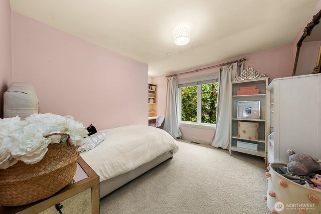 3424 97th Avenue SE, Mercer Island, WA 98040