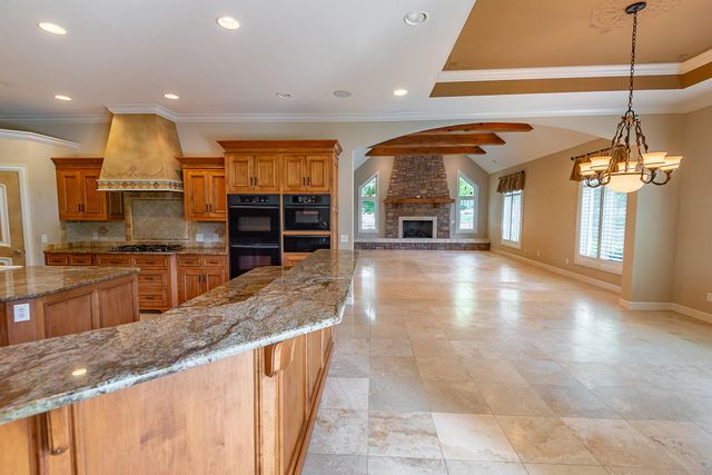 3780 E Pond Apple Drive, Springfield, MO 65809