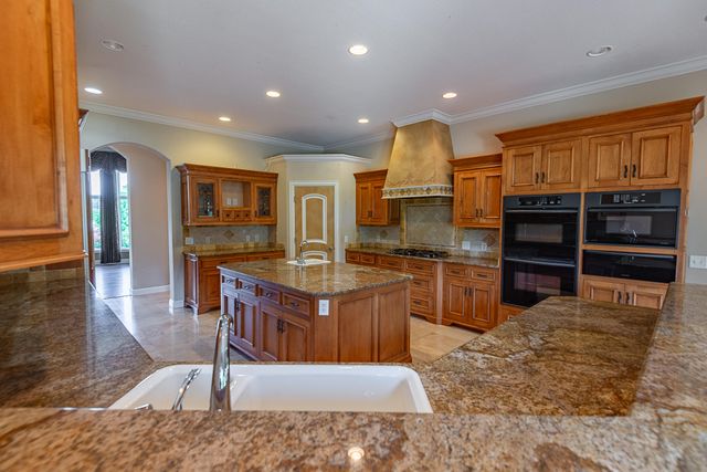3780 E Pond Apple Drive, Springfield, MO 65809