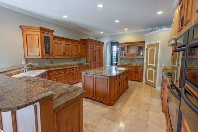 3780 E Pond Apple Drive, Springfield, MO 65809