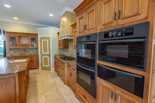 3780 E Pond Apple Drive, Springfield, MO 65809