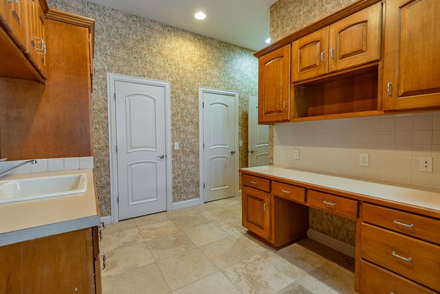 3780 E Pond Apple Drive, Springfield, MO 65809