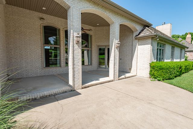 3780 E Pond Apple Drive, Springfield, MO 65809