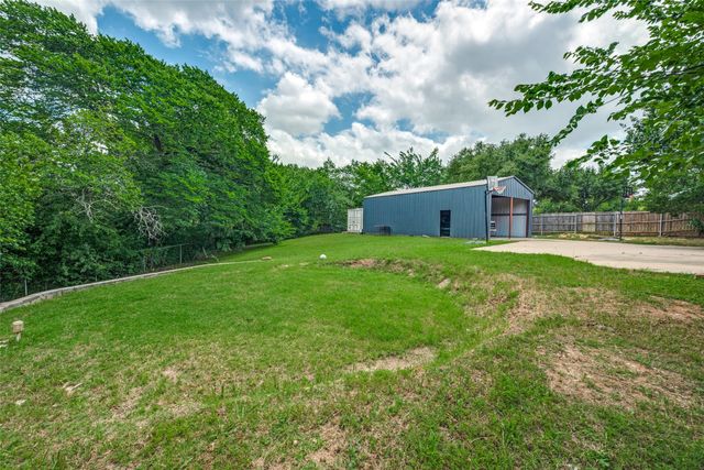 104 Creek Side Court, Kennedale, TX 76060