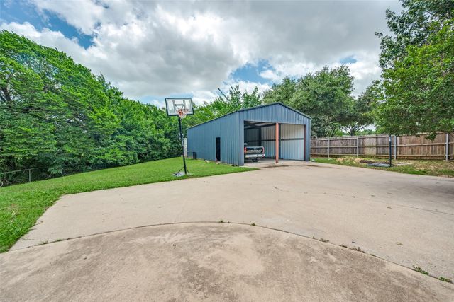 104 Creek Side Court, Kennedale, TX 76060