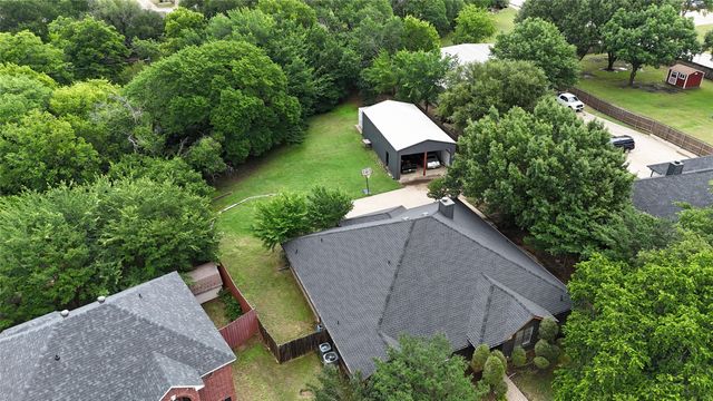 104 Creek Side Court, Kennedale, TX 76060