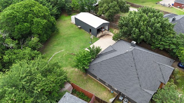 104 Creek Side Court, Kennedale, TX 76060