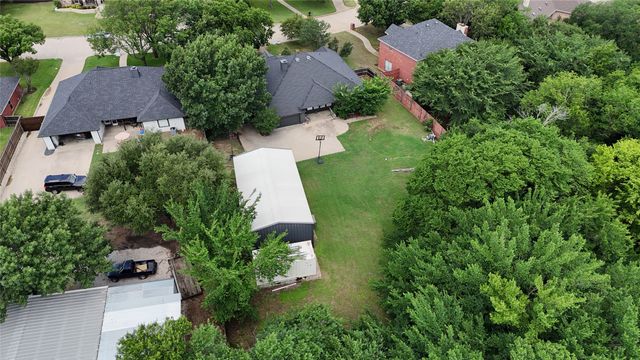 104 Creek Side Court, Kennedale, TX 76060