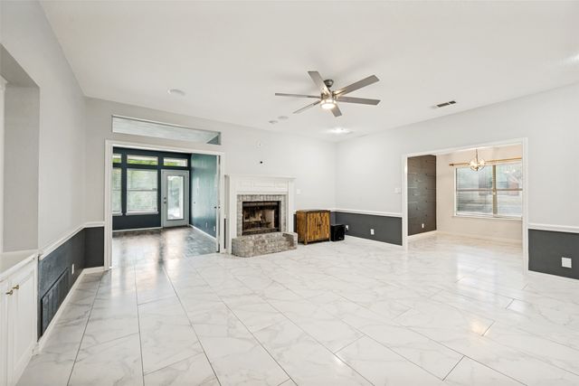 104 Creek Side Court, Kennedale, TX 76060
