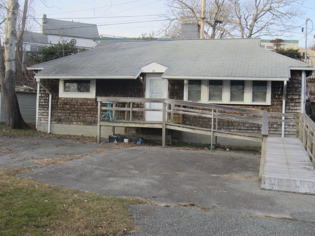 64 Kins Ct, Wareham, MA 02558