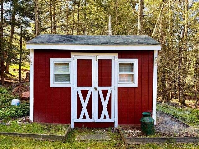 11 W Mongaup Trail, Smallwood, NY 12778