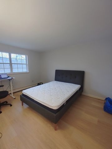 56 Jacqueline Rd 12, Waltham, MA 02452