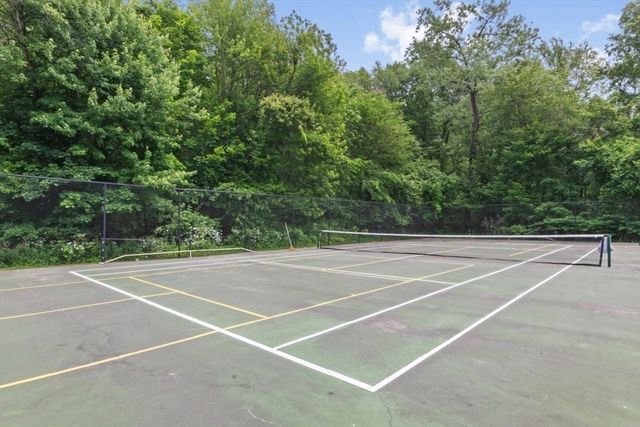56 Jacqueline Rd 12, Waltham, MA 02452