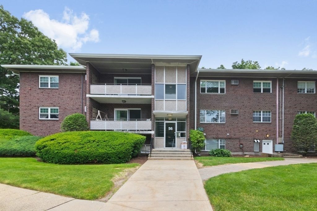 56 Jacqueline Rd 12, Waltham, MA 02452