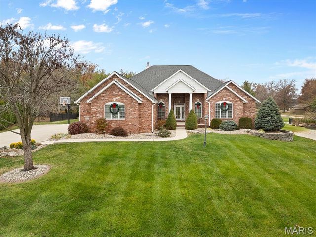 5330 Fox Circle Drive, Edwardsville, IL 62025