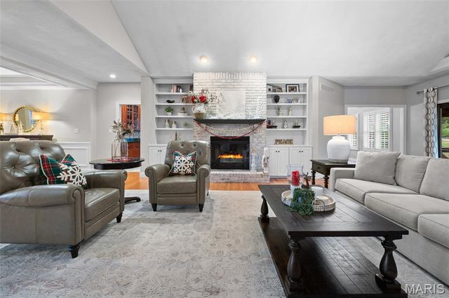 5330 Fox Circle Drive, Edwardsville, IL 62025