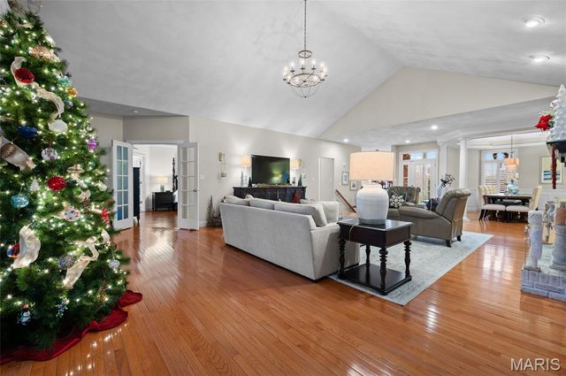 5330 Fox Circle Drive, Edwardsville, IL 62025