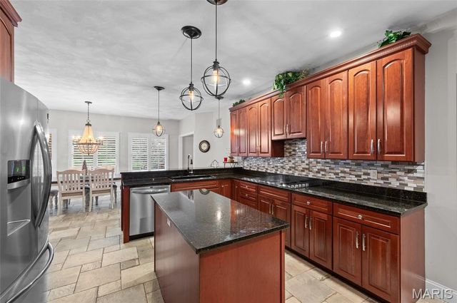 5330 Fox Circle Drive, Edwardsville, IL 62025