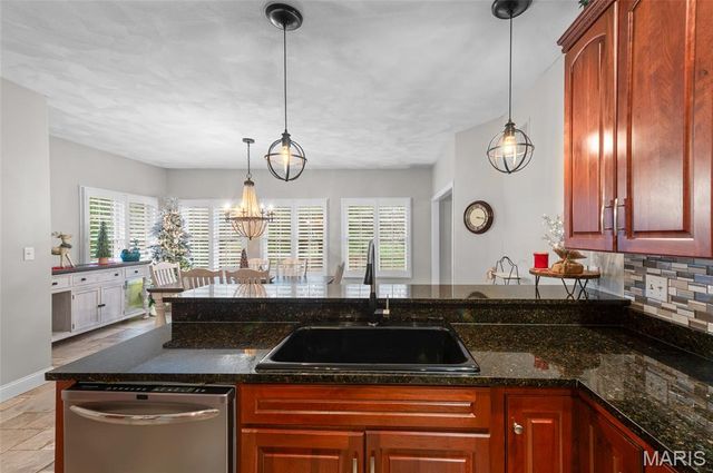 5330 Fox Circle Drive, Edwardsville, IL 62025