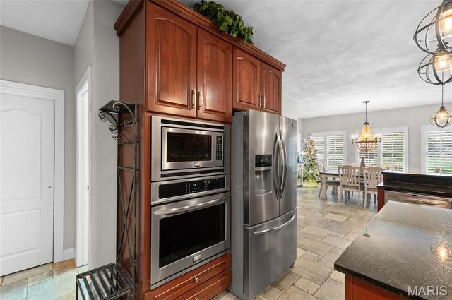 5330 Fox Circle Drive, Edwardsville, IL 62025