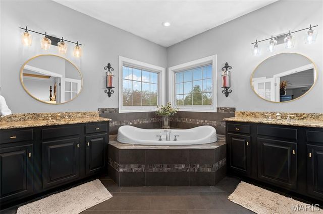 5330 Fox Circle Drive, Edwardsville, IL 62025