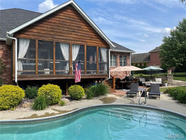 5330 Fox Circle Drive, Edwardsville, IL 62025