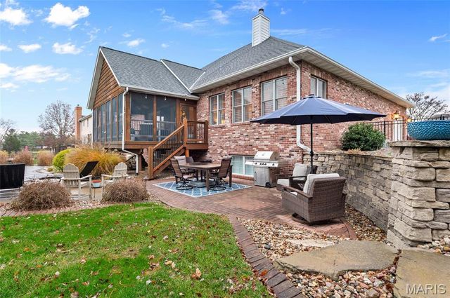 5330 Fox Circle Drive, Edwardsville, IL 62025