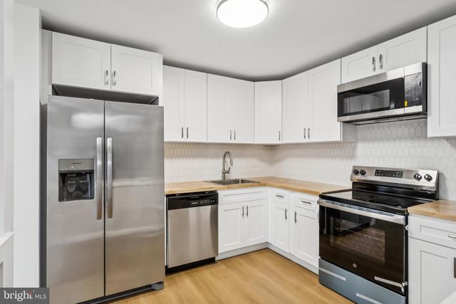 31 ACORN CT, Sicklerville, NJ 08081