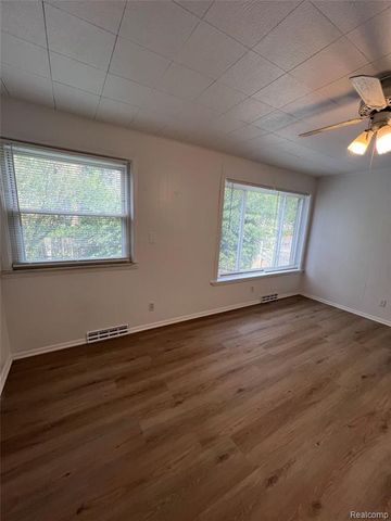 2504 Bannister Street, Westland, MI 48186