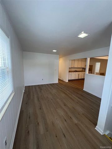 2504 Bannister Street, Westland, MI 48186