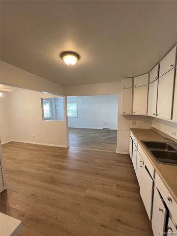 2504 Bannister Street, Westland, MI 48186