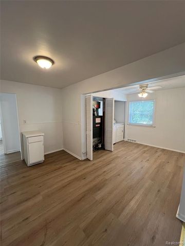 2504 Bannister Street, Westland, MI 48186
