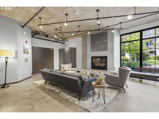 1030 Nw 12TH Ave, Portland, OR 97209