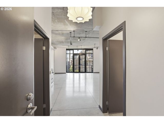 1030 Nw 12TH Ave, Portland, OR 97209