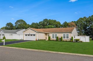 32 Pondview Circle, Shirley, NY 11967