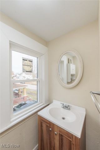 2440 E 32nd Street, Lorain, OH 44055