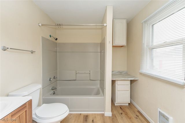 2440 E 32nd Street, Lorain, OH 44055