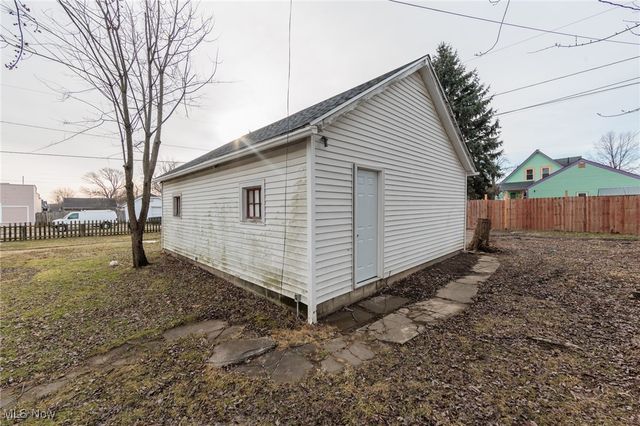 2440 E 32nd Street, Lorain, OH 44055