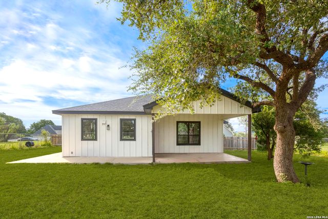 1008 NAUMANN DR, Granite Shoals, TX 78654