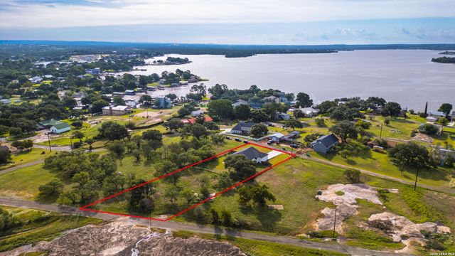 1008 NAUMANN DR, Granite Shoals, TX 78654