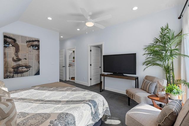 1926 E Bennett AVENUE, Milwaukee, WI 53207