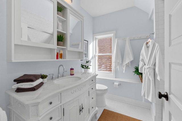 1926 E Bennett AVENUE, Milwaukee, WI 53207